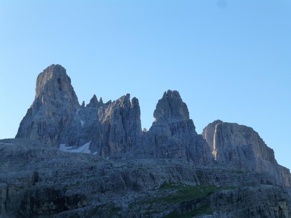 Chalet Dei Pini Aparthotel Madonna di Campiglio Luaran gambar