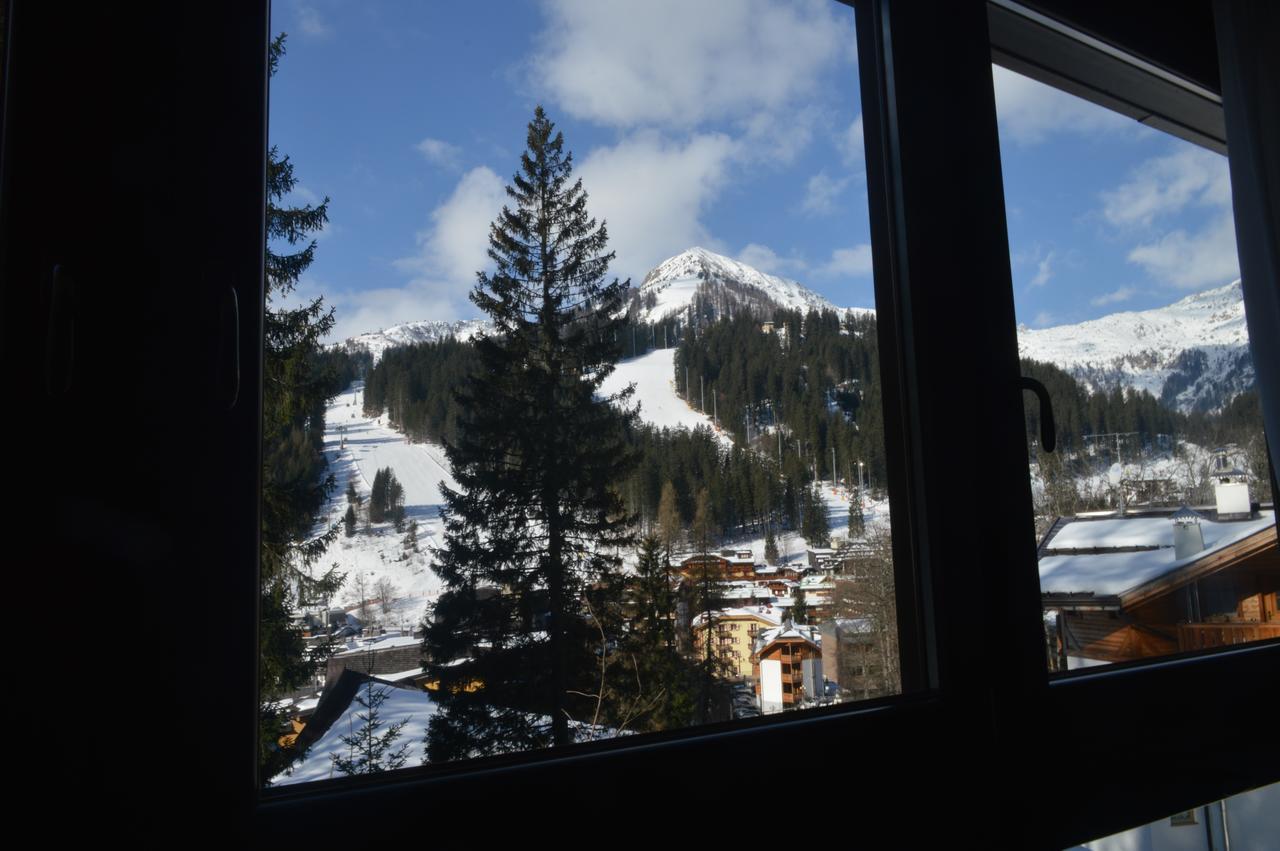 Chalet Dei Pini Aparthotel Madonna di Campiglio Luaran gambar