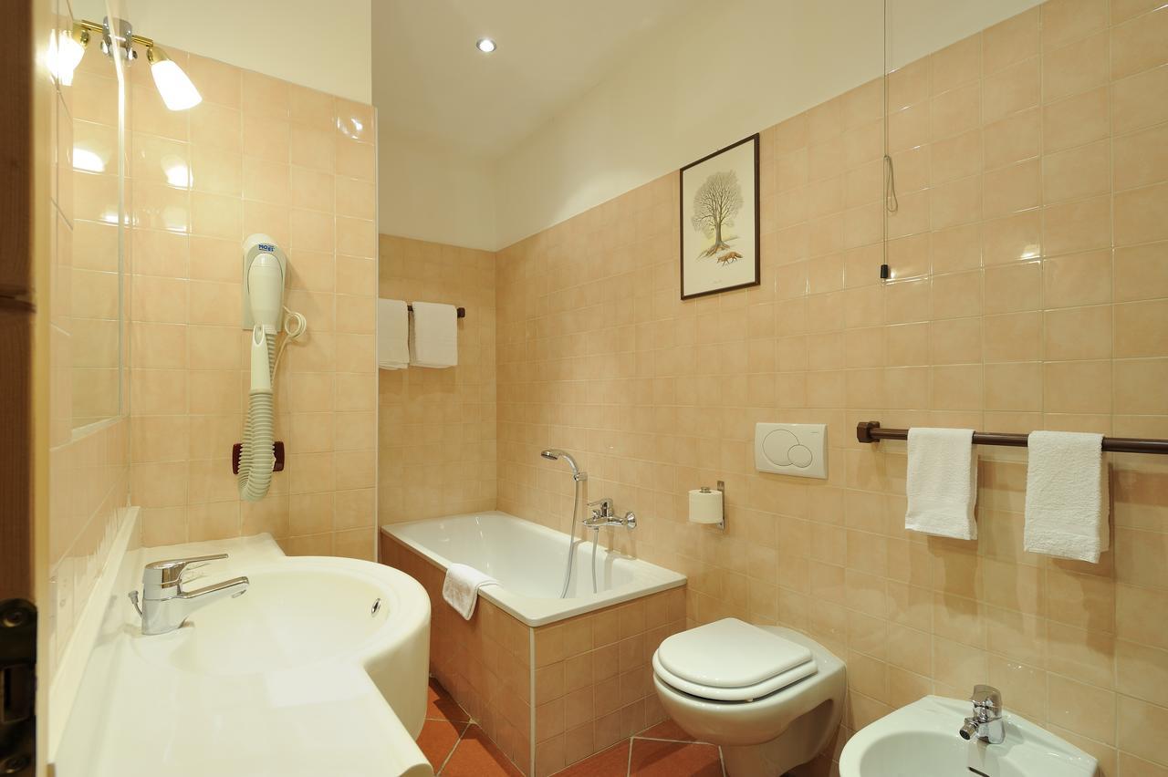 Chalet Dei Pini Aparthotel Madonna di Campiglio Luaran gambar