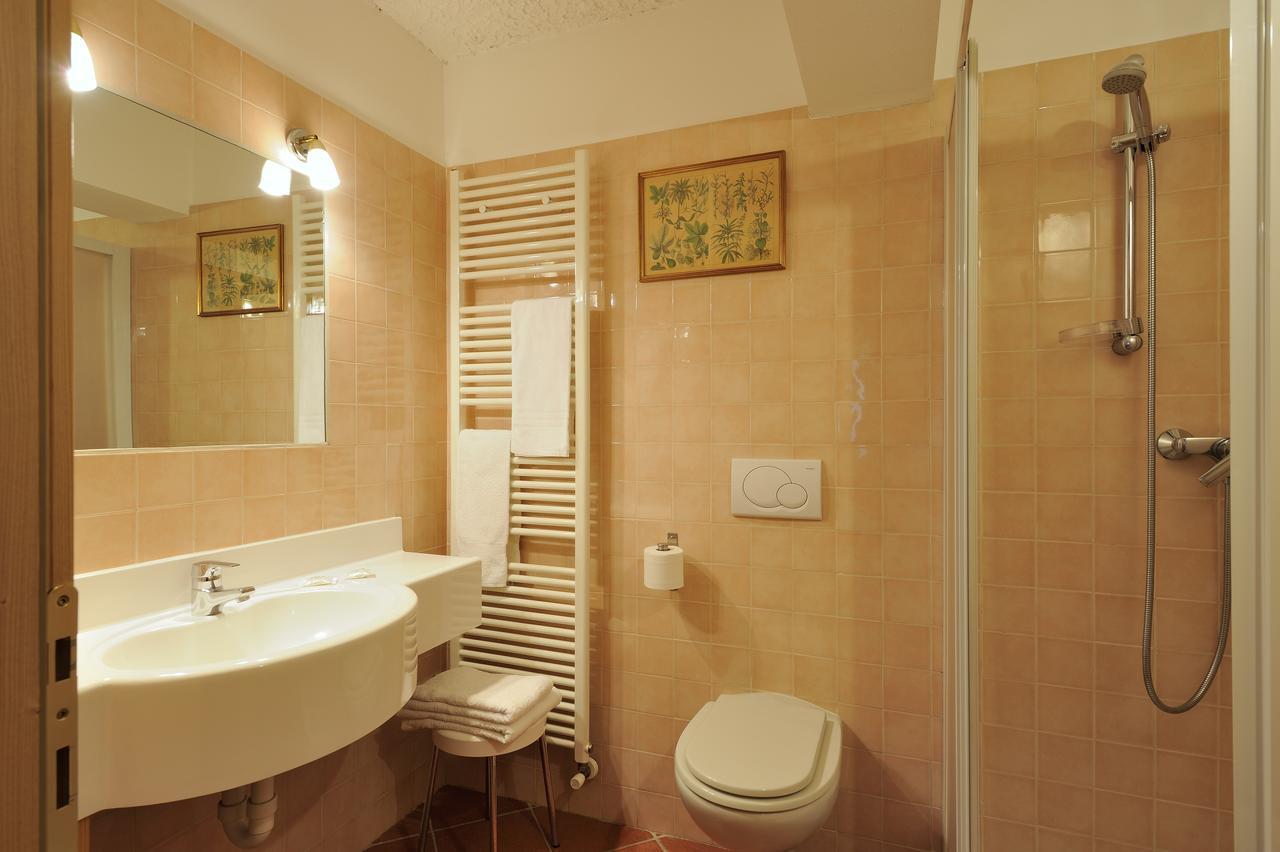 Chalet Dei Pini Aparthotel Madonna di Campiglio Luaran gambar