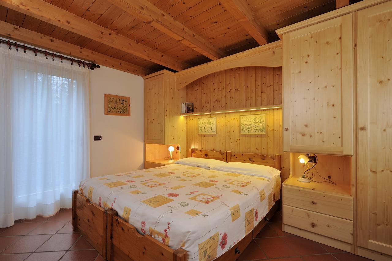 Chalet Dei Pini Aparthotel Madonna di Campiglio Luaran gambar