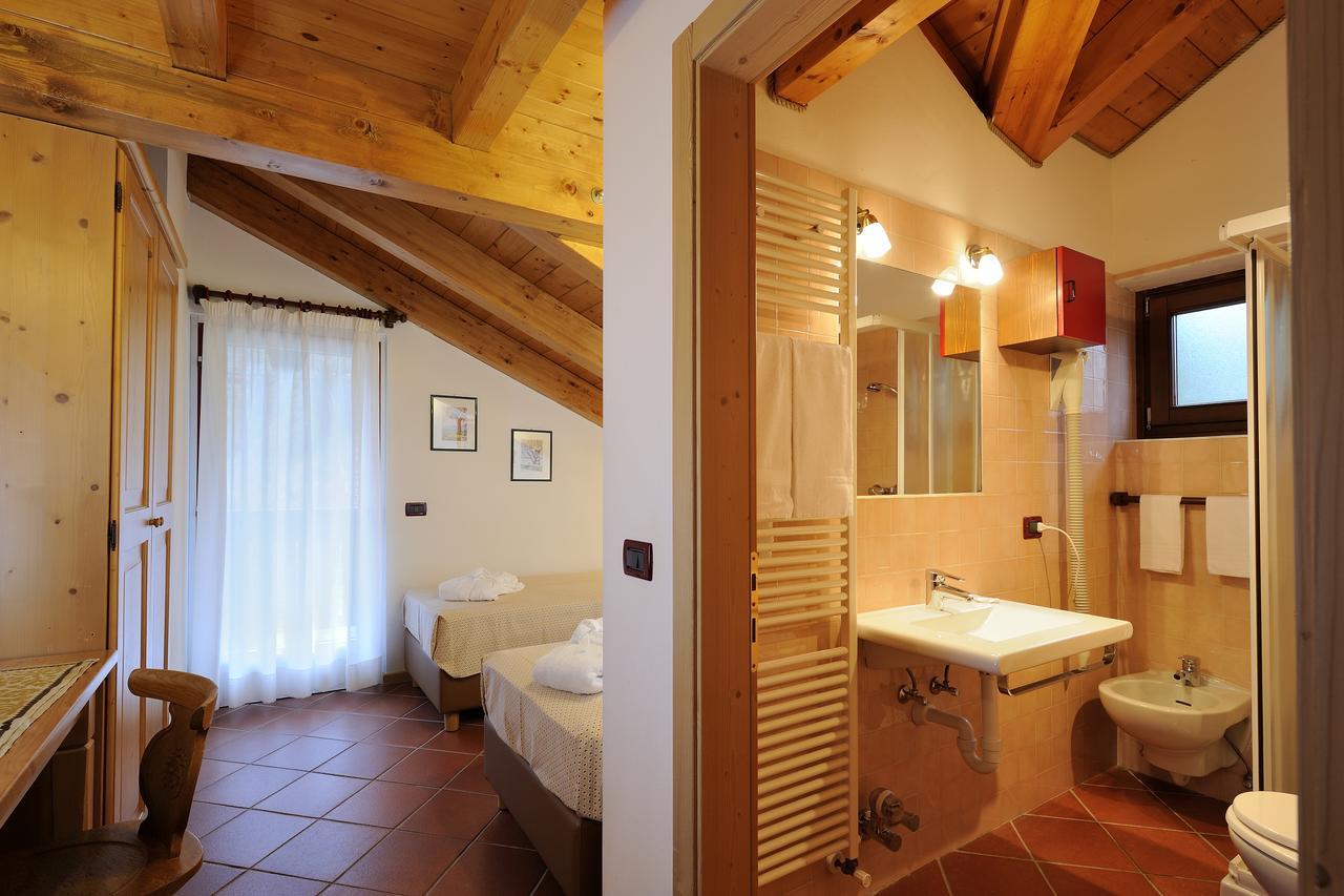 Chalet Dei Pini Aparthotel Madonna di Campiglio Luaran gambar