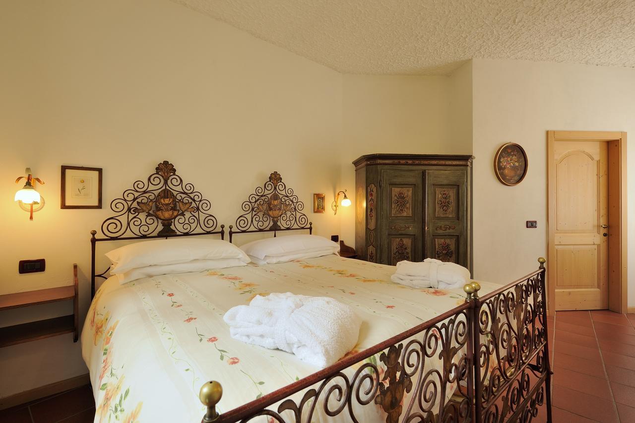 Chalet Dei Pini Aparthotel Madonna di Campiglio Luaran gambar